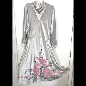 Silver Evening Dress w. Pink Flowers, M/S, Velour